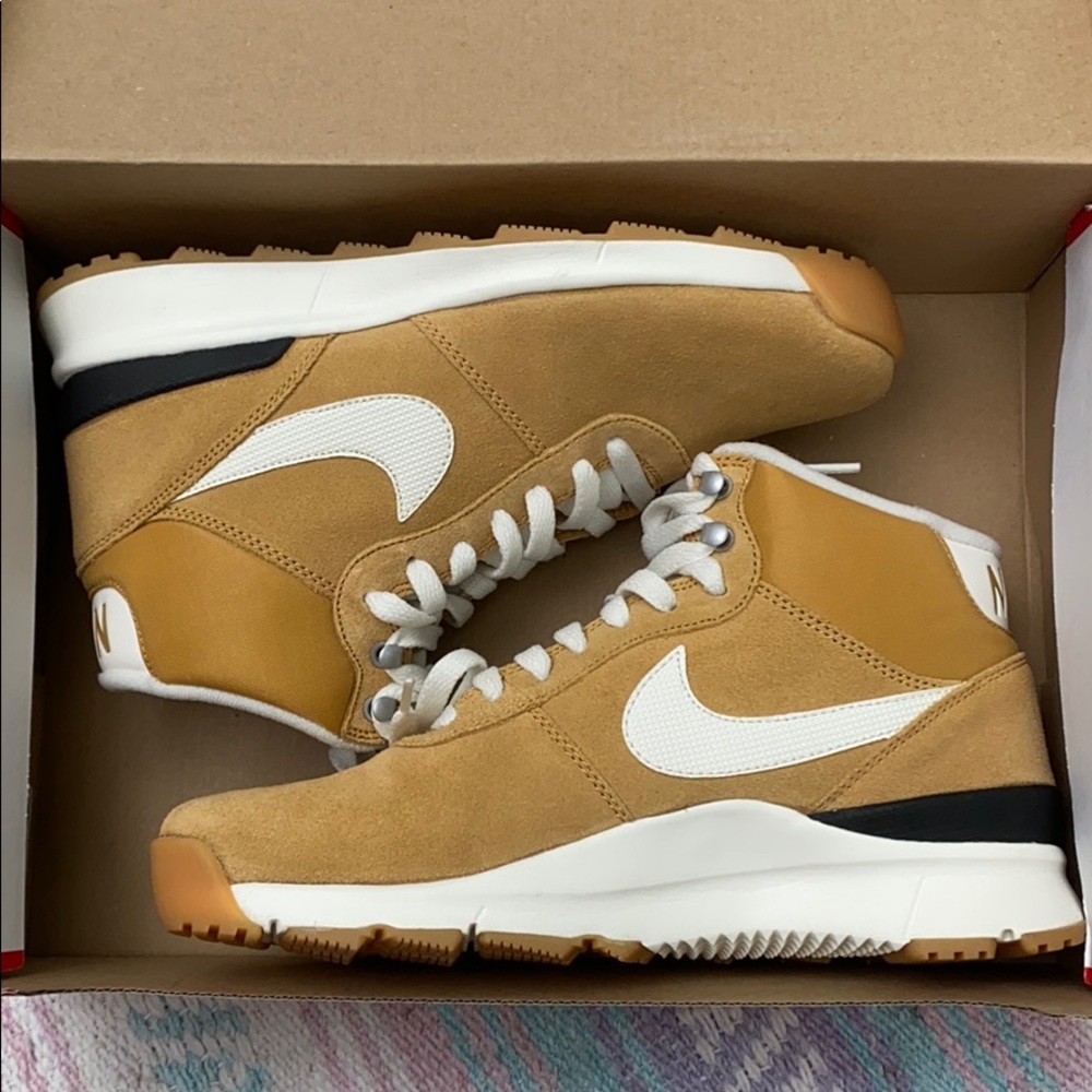 Nike Acorra suede sneakers